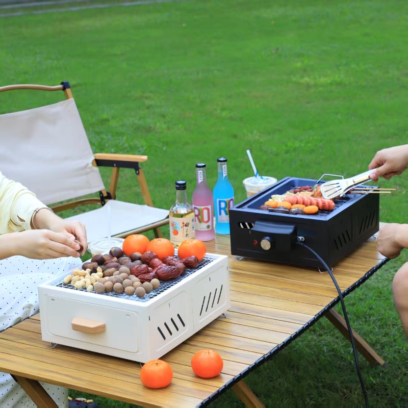 持ち運び可能な炭火焼きグリル。正方形の構造で、屋外でのキャン - Outdoor Camping Stove のレビューと価格